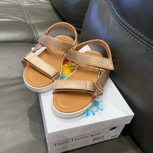 Pierre Dumas kids Side sandals, size 13, rose gold